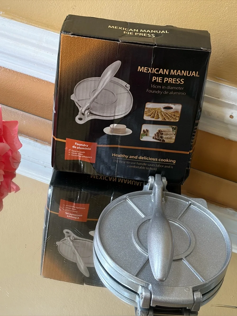 NEW Cast Iron Tortilla Press